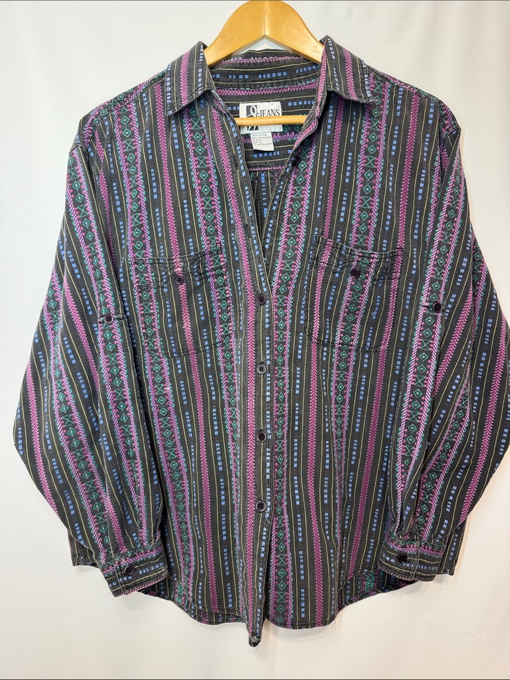 Vintage 1990s Jeanswear distressed collared button-down shirt. Size large